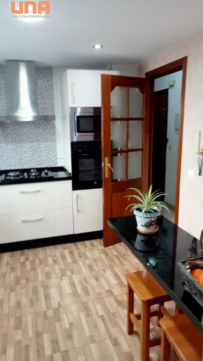4 bedroom Flat for sale in Cordoba city with garage - € 355,000 (Ref: 9504447)