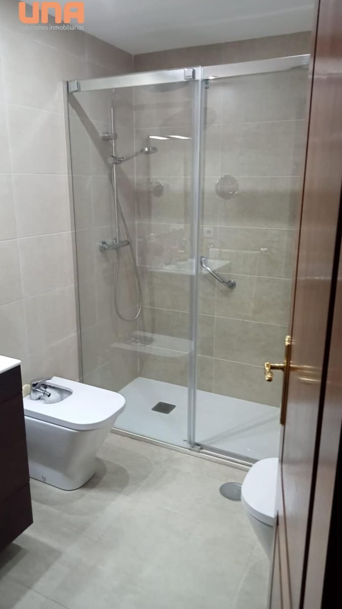 4 bedroom Flat for sale in Cordoba city with garage - € 355,000 (Ref: 9504447)