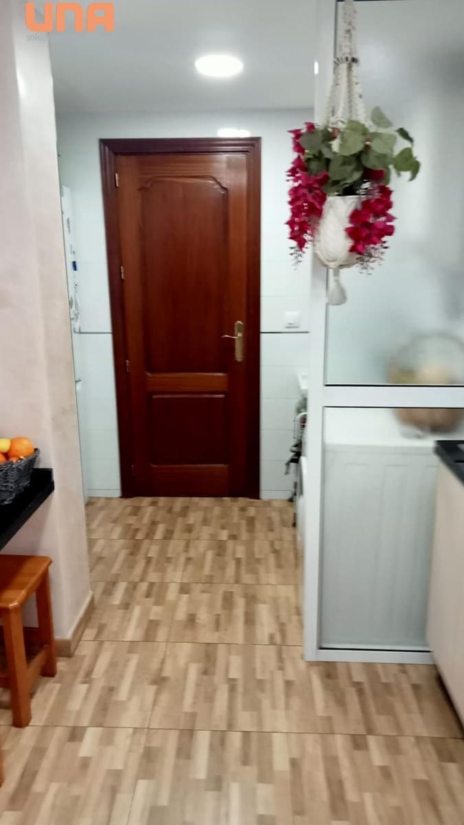 4 bedroom Flat for sale in Cordoba city with garage - € 355,000 (Ref: 9504447)