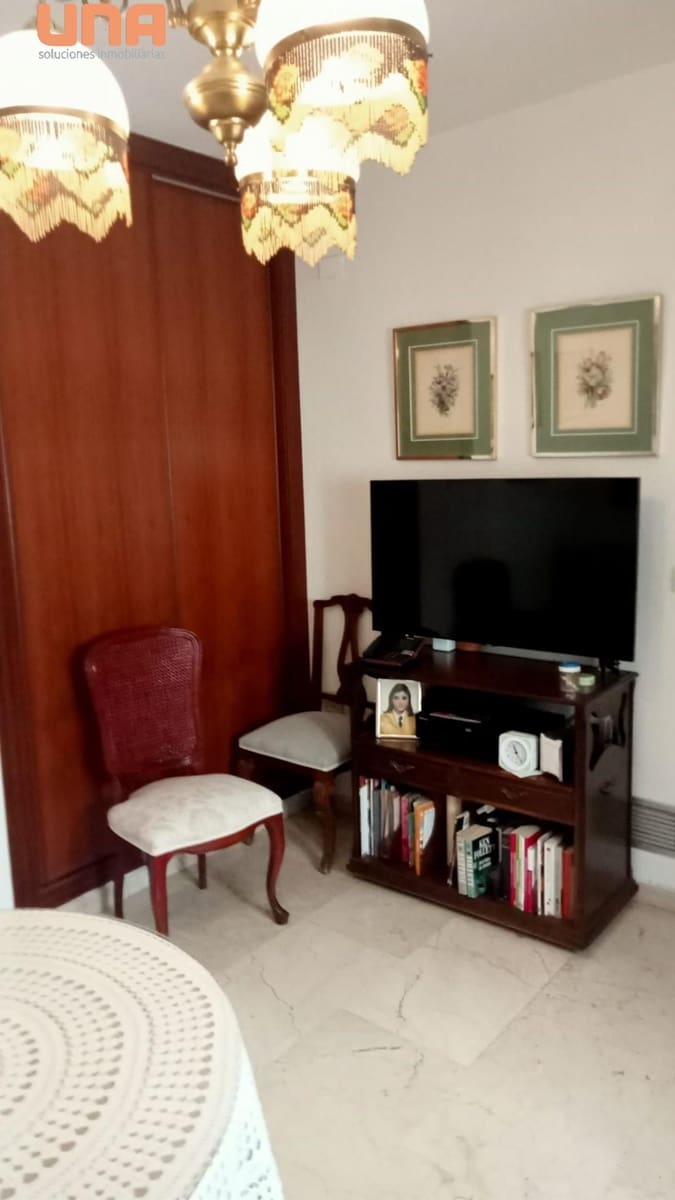 4 bedroom Flat for sale in Cordoba city with garage - € 355,000 (Ref: 9504447)