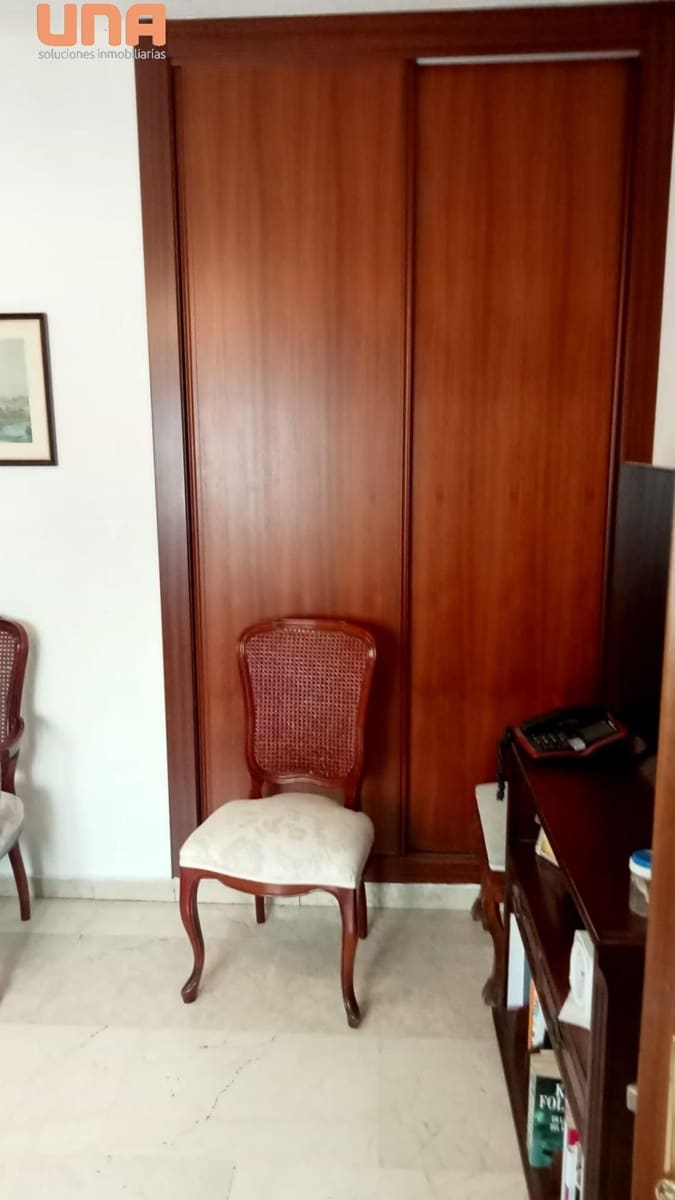 4 bedroom Flat for sale in Cordoba city with garage - € 355,000 (Ref: 9504447)