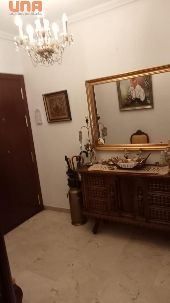 4 bedroom Flat for sale in Cordoba city with garage - € 355,000 (Ref: 9504447)