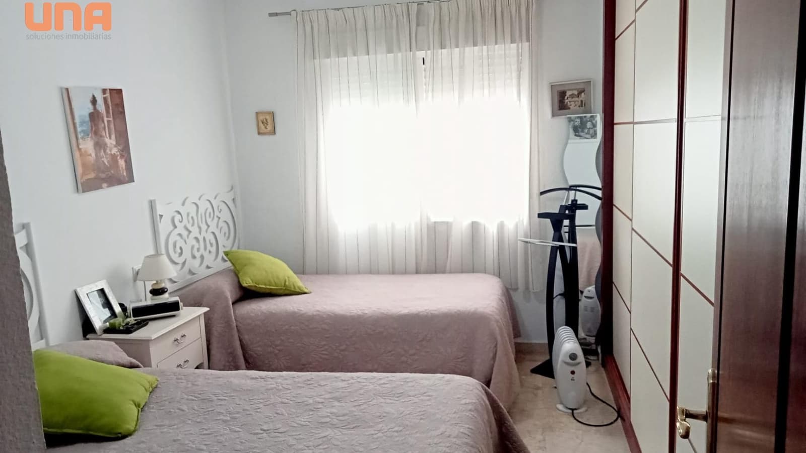 4 bedroom Flat for sale in Cordoba city with garage - € 355,000 (Ref: 9504447)