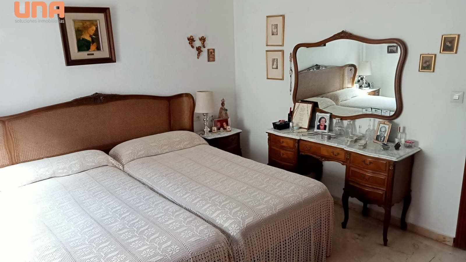 4 bedroom Flat for sale in Cordoba city with garage - € 355,000 (Ref: 9504447)