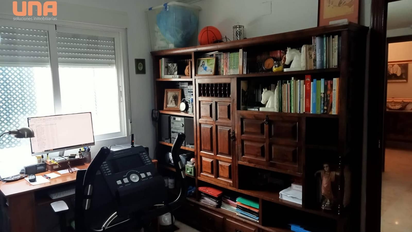 4 bedroom Flat for sale in Cordoba city with garage - € 355,000 (Ref: 9504447)