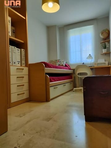 2 makuuhuone Kattohuoneisto myytävänä paikassa Córdoba kaupunki - 183 000 € (Ref: 9509105)