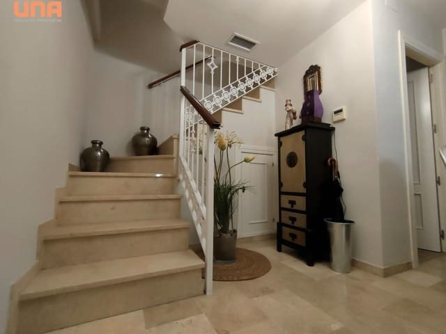 2 makuuhuone Kattohuoneisto myytävänä paikassa Córdoba kaupunki - 183 000 € (Ref: 9509105)