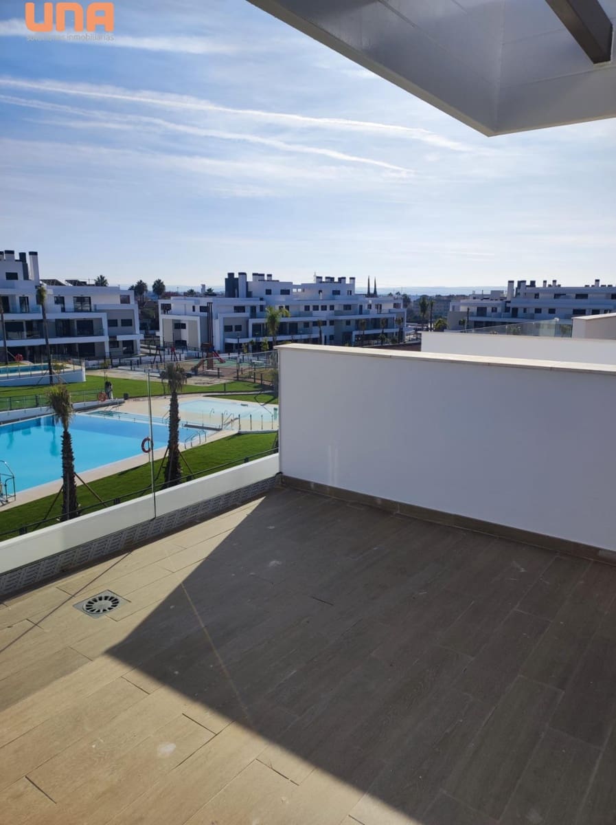 3 slaapkamer Penthouse te huur in Cordoba stad met zwembad garage - € 1.350 (Ref: 9519097)