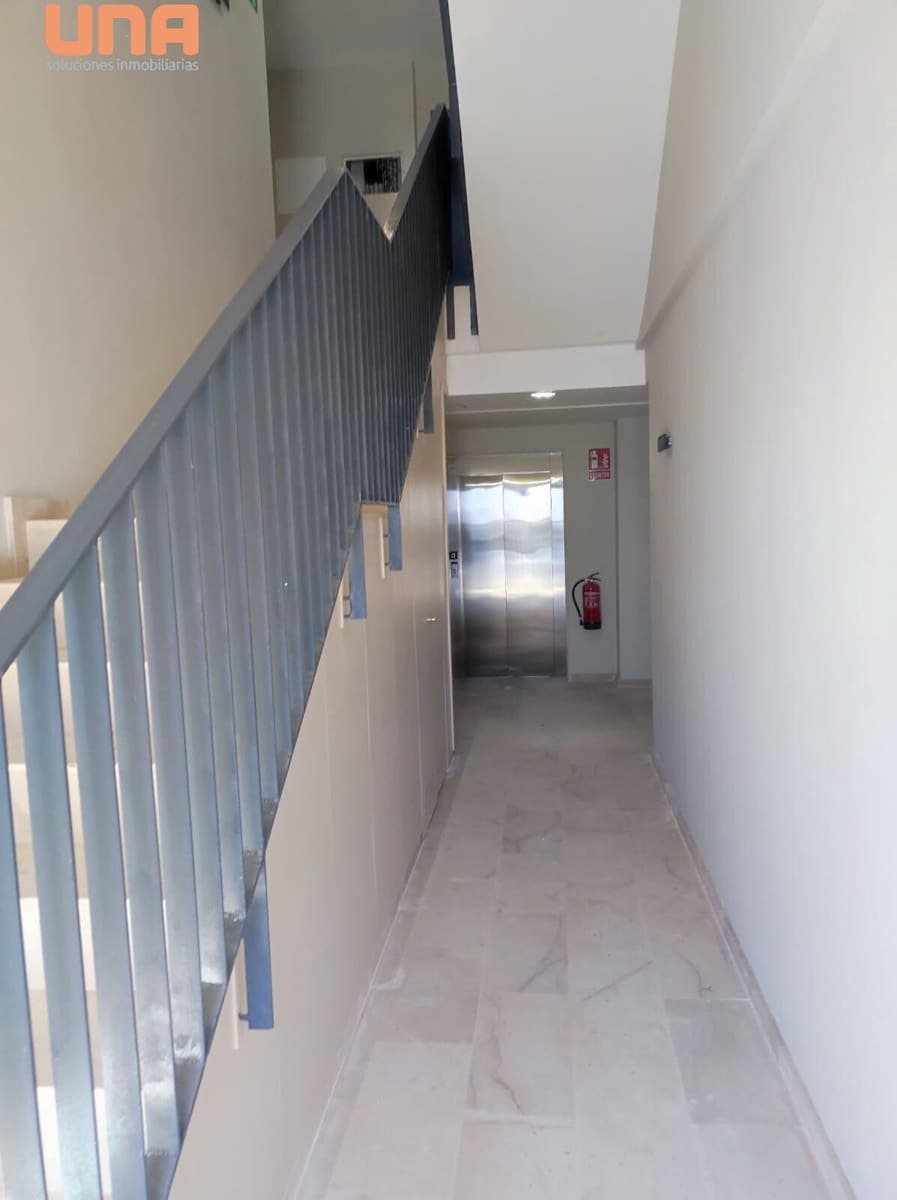 3 slaapkamer Penthouse te huur in Cordoba stad met zwembad garage - € 1.350 (Ref: 9519097)