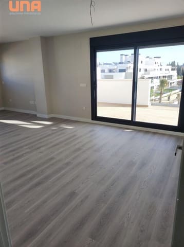 3 slaapkamer Penthouse te huur in Córdoba stad met zwembad garage - € 1.350 (Ref: 9519097)