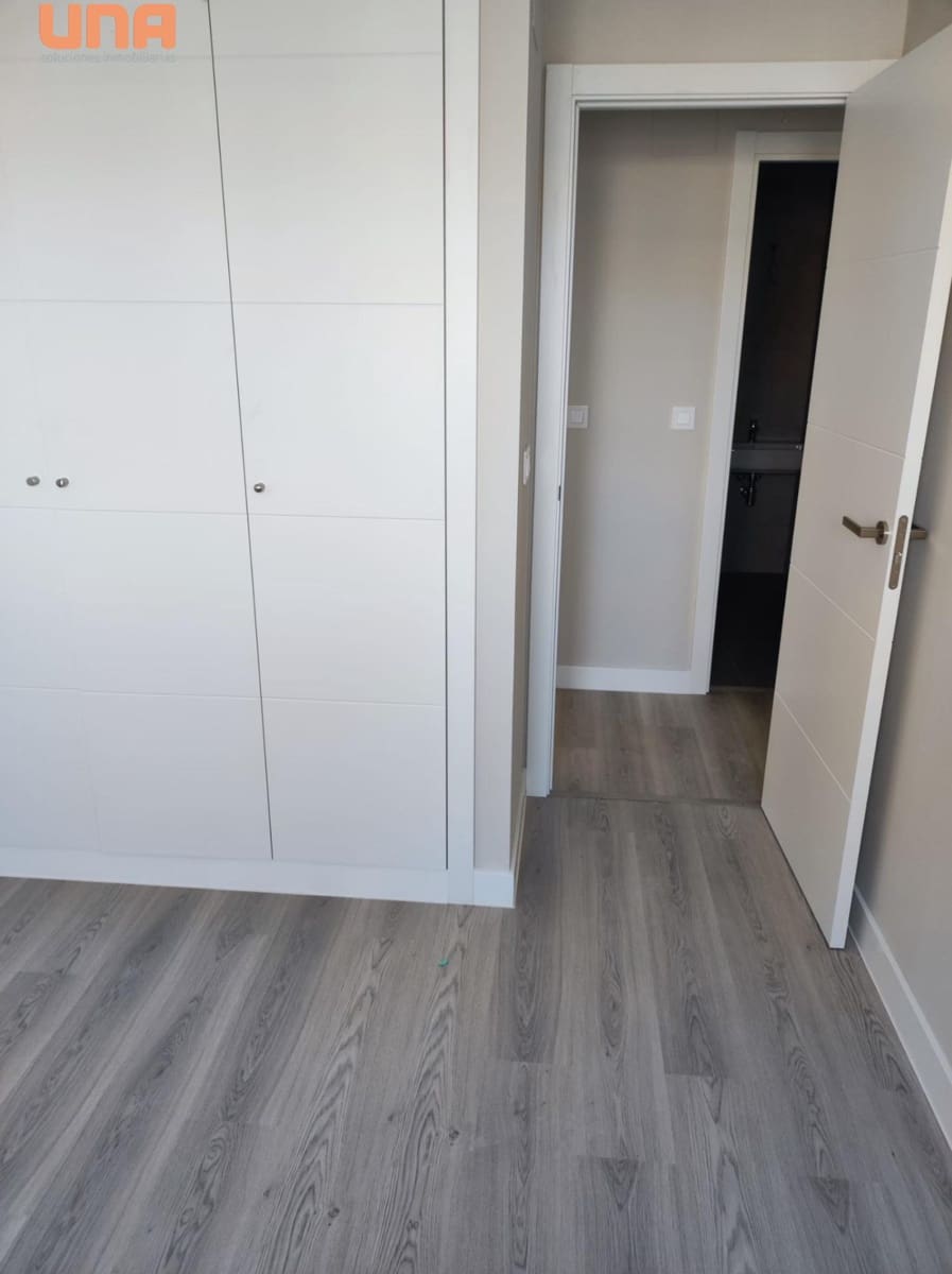 3 slaapkamer Penthouse te huur in Cordoba stad met zwembad garage - € 1.350 (Ref: 9519097)