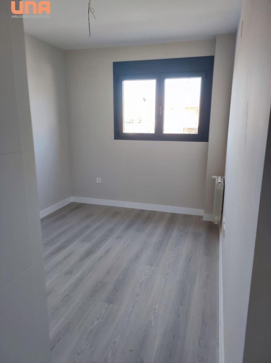 3 slaapkamer Penthouse te huur in Cordoba stad met zwembad garage - € 1.350 (Ref: 9519097)