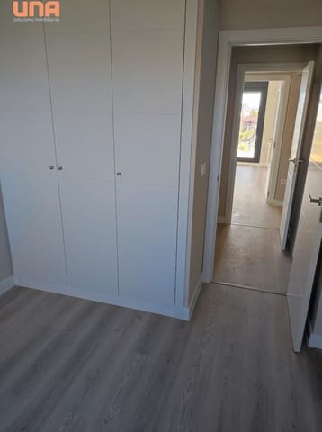 3 slaapkamer Penthouse te huur in Córdoba stad met zwembad garage - € 1.350 (Ref: 9519097)