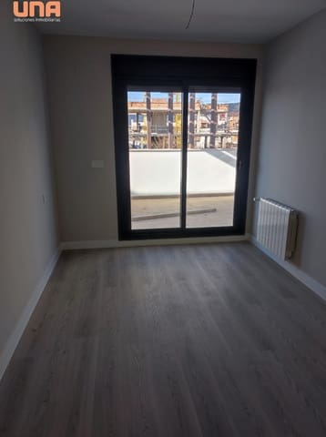 3 slaapkamer Penthouse te huur in Córdoba stad met zwembad garage - € 1.350 (Ref: 9519097)