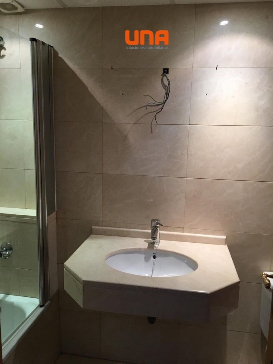 4 soveværelse Rækkehus til salg i Cordoba by med swimmingpool garage - € 380.000 (Ref: 9519098)