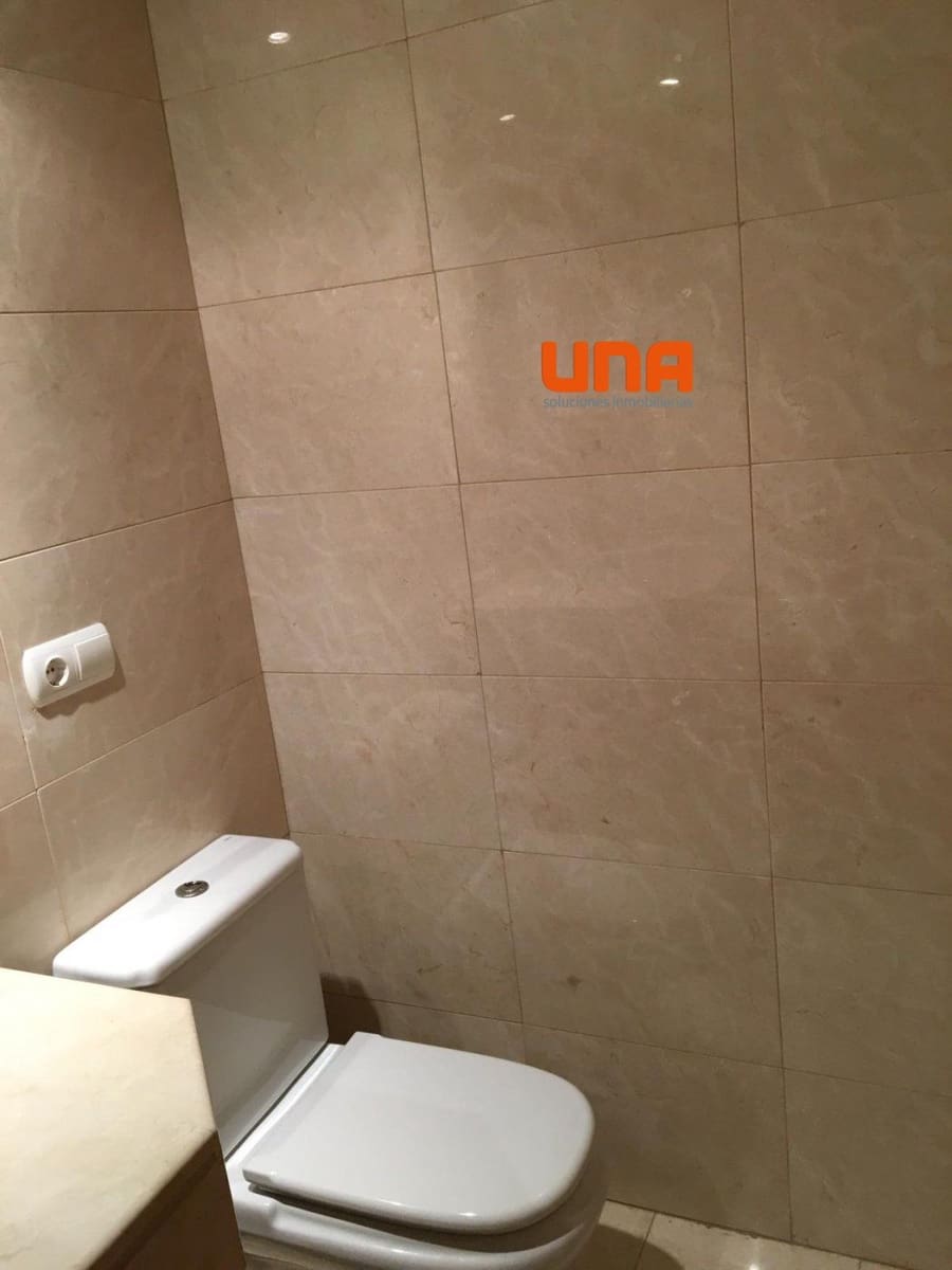 4 soveværelse Rækkehus til salg i Cordoba by med swimmingpool garage - € 380.000 (Ref: 9519098)