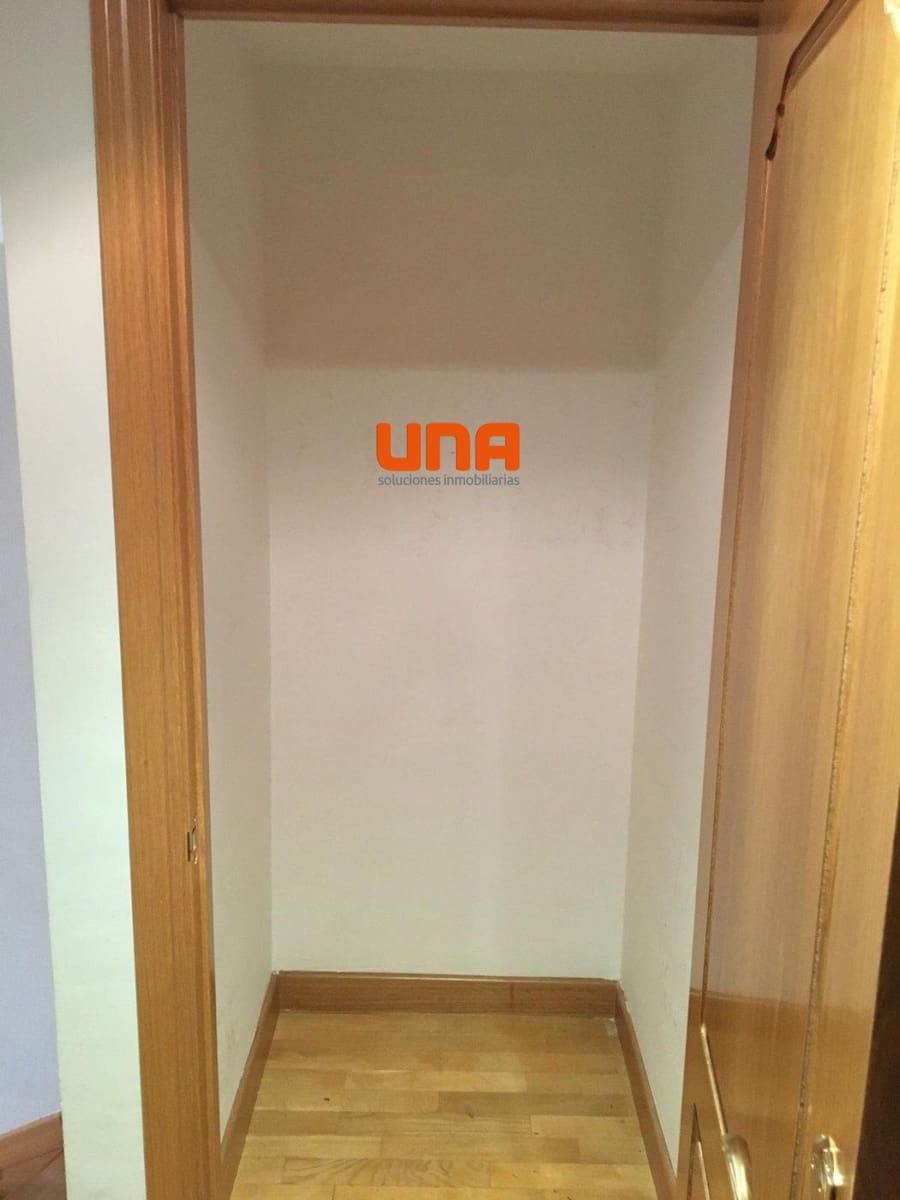 4 soveværelse Rækkehus til salg i Cordoba by med swimmingpool garage - € 380.000 (Ref: 9519098)