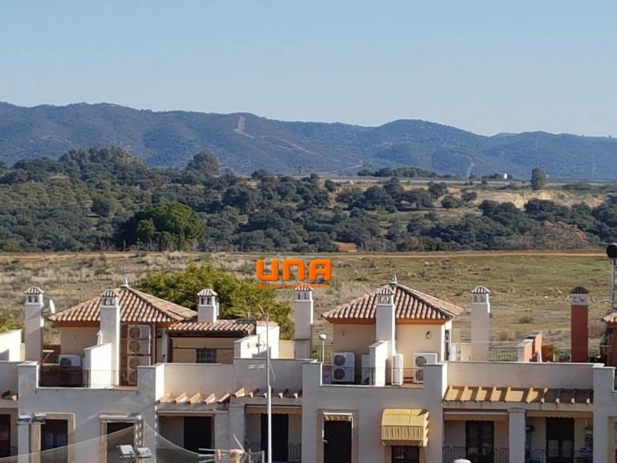 4 soveværelse Rækkehus til salg i Cordoba by med swimmingpool garage - € 380.000 (Ref: 9519098)