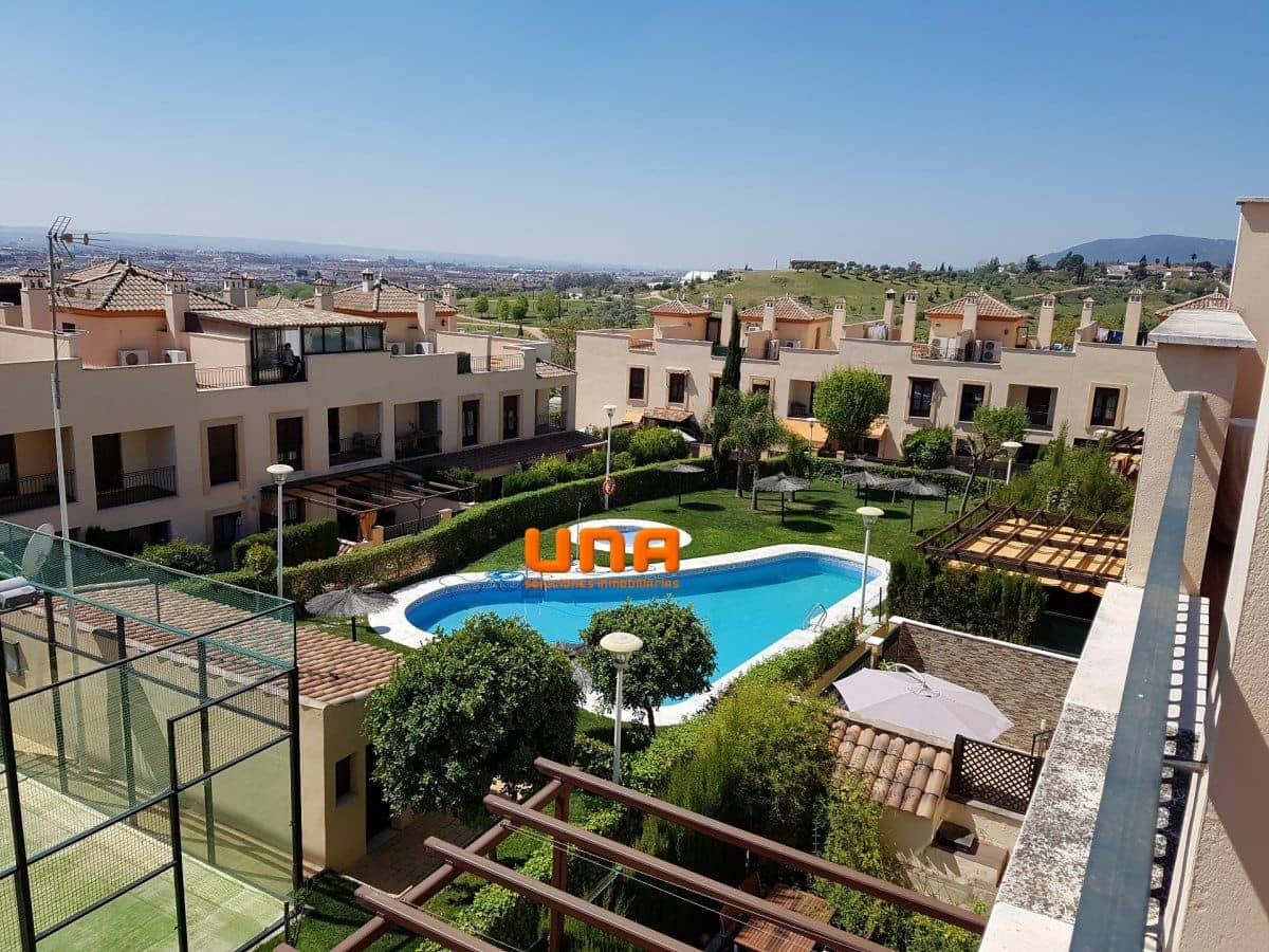 4 soveværelse Rækkehus til salg i Cordoba by med swimmingpool garage - € 380.000 (Ref: 9519098)