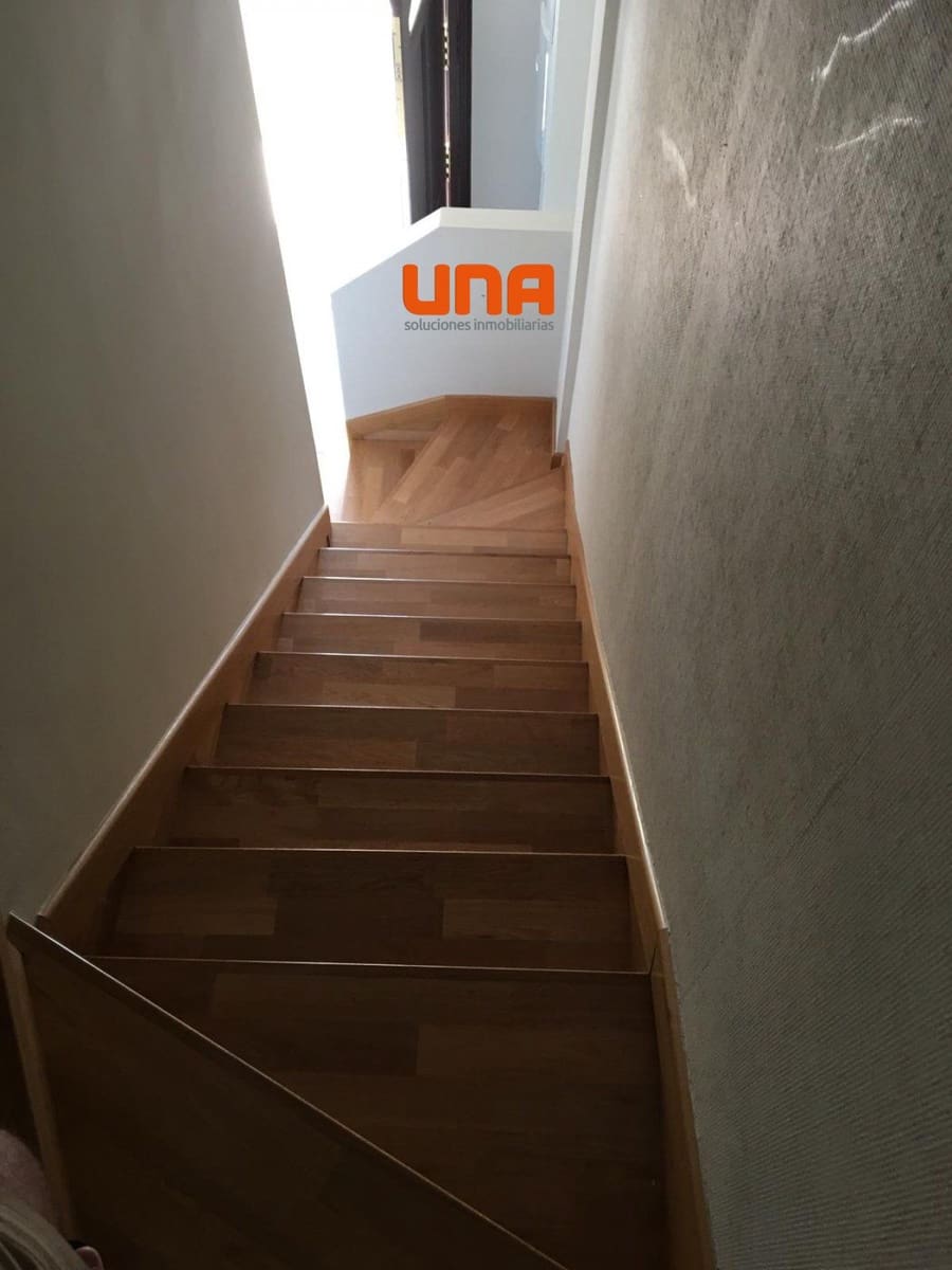 4 soveværelse Rækkehus til salg i Cordoba by med swimmingpool garage - € 380.000 (Ref: 9519098)