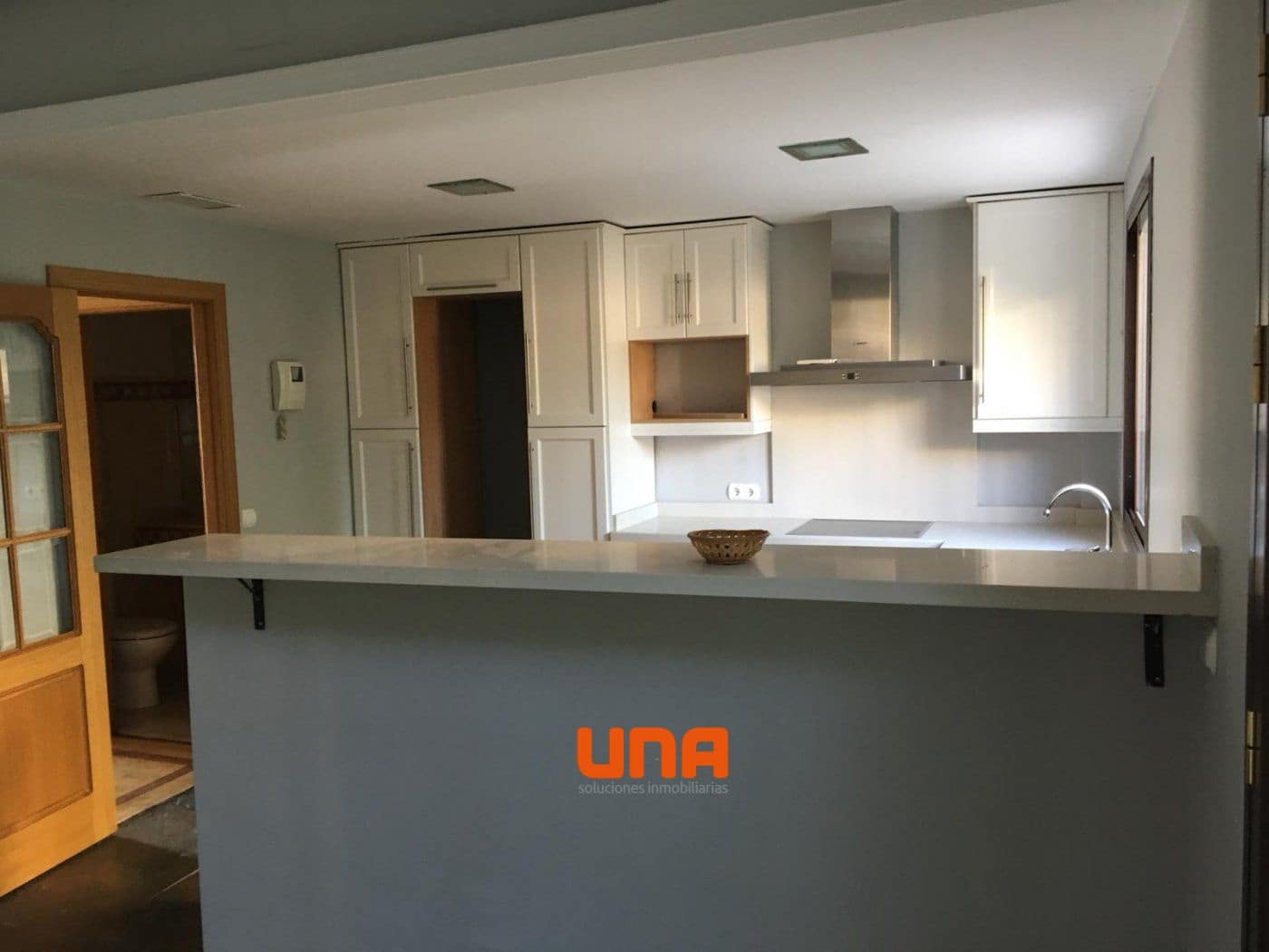 4 soveværelse Rækkehus til salg i Cordoba by med swimmingpool garage - € 380.000 (Ref: 9519098)