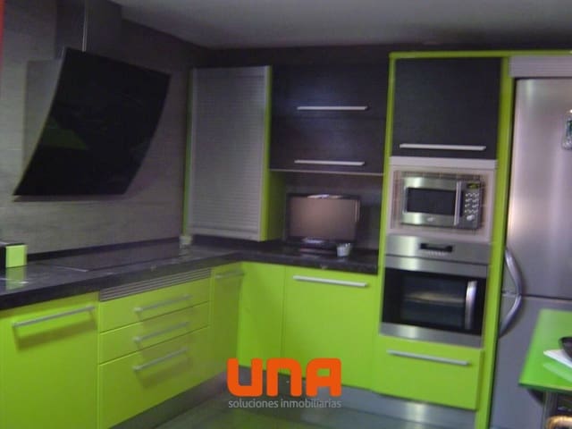 4 chambre Maison de Ville à vendre à El Higueron, Cordoue ville avec piscine garage - 285 000 € (Ref: 9530819)