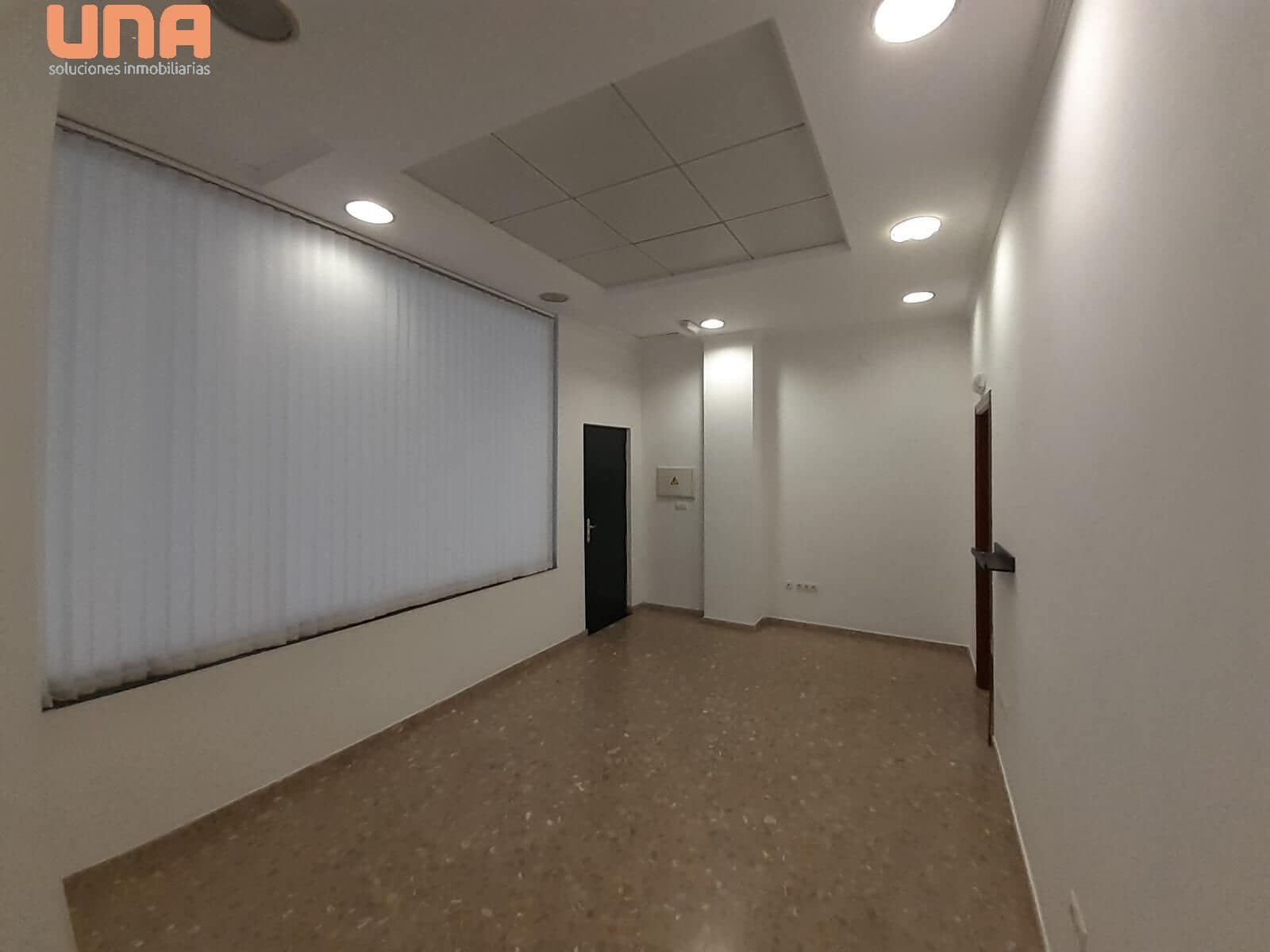 Comercial para arrendar em Cordova cidade - 275 € (Ref: 9533881)