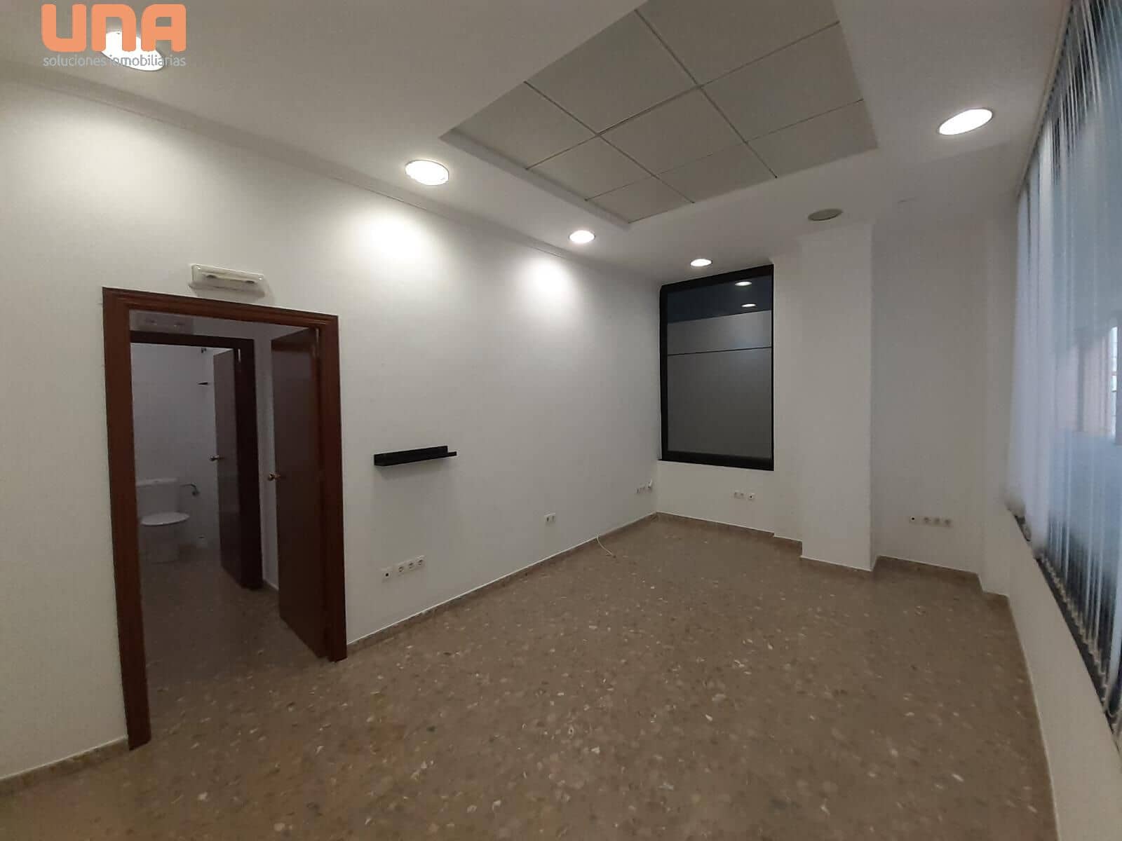 Comercial para arrendar em Cordova cidade - 275 € (Ref: 9533881)