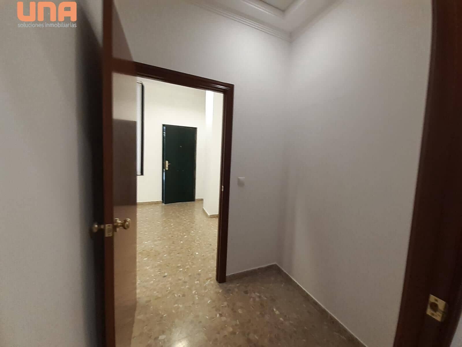 Comercial para arrendar em Cordova cidade - 275 € (Ref: 9533881)