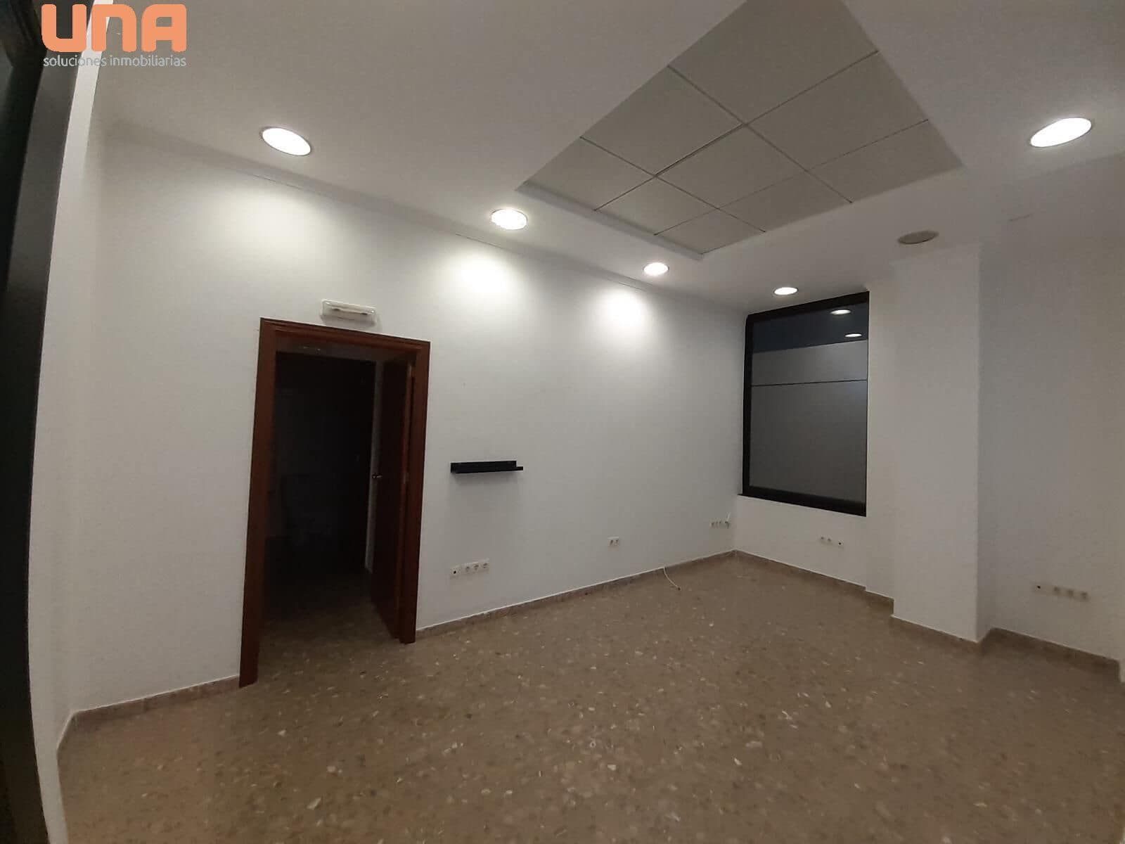 Comercial para arrendar em Cordova cidade - 275 € (Ref: 9533881)