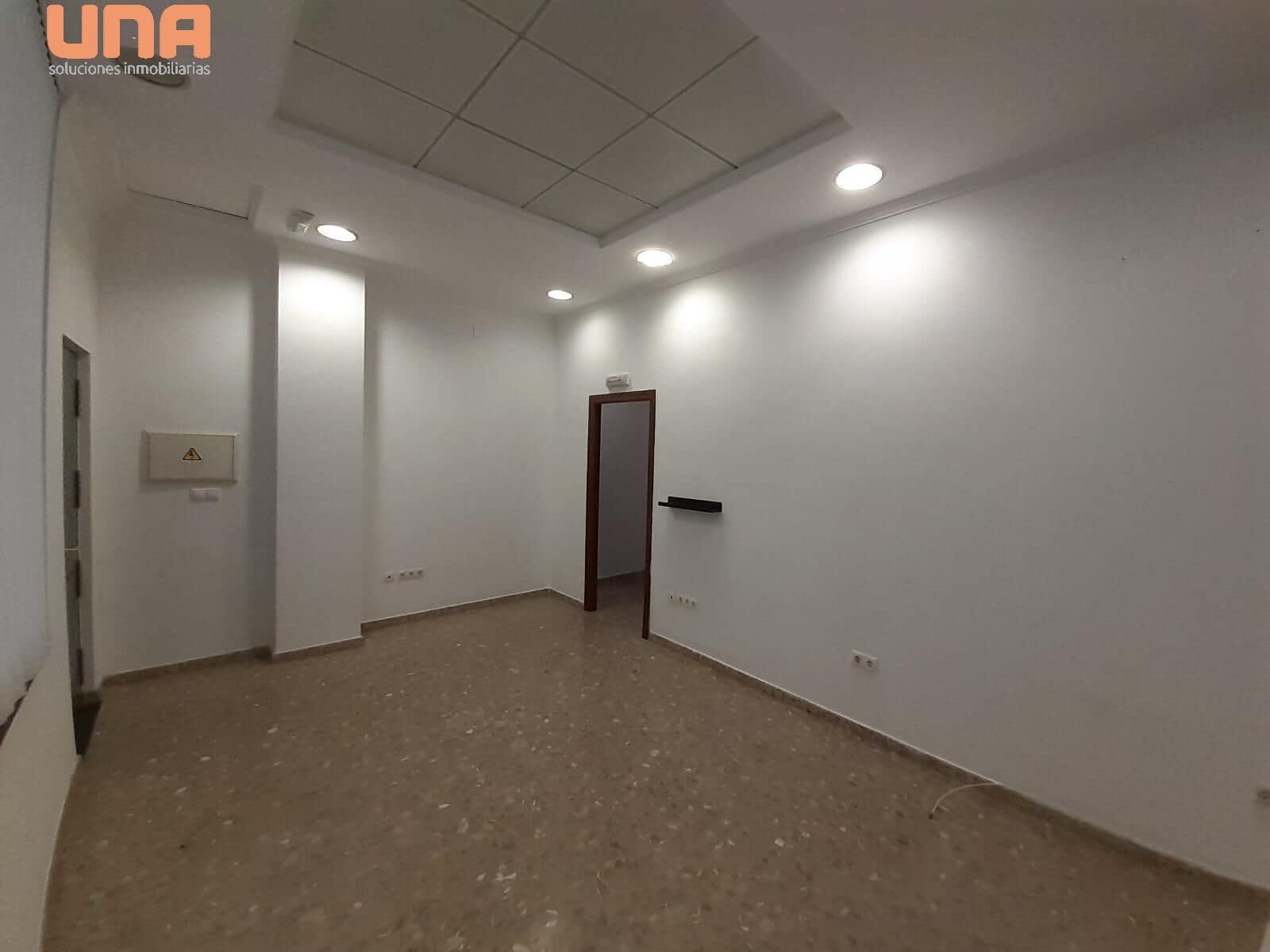 Comercial para arrendar em Cordova cidade - 275 € (Ref: 9533881)