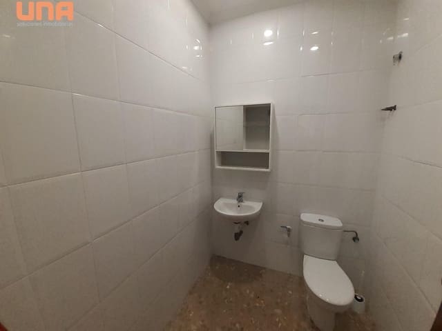 Comercial para arrendar em El Tablero, Córdova cidade - 275 € (Ref: 9533881)