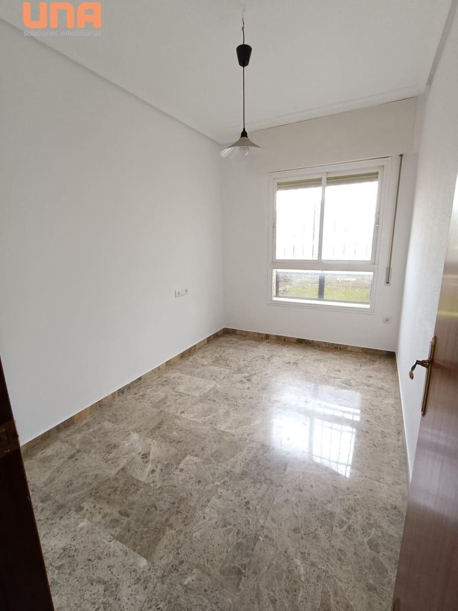 3 slaapkamer Flat te huur in Cordoba stad - € 790 (Ref: 9548396)