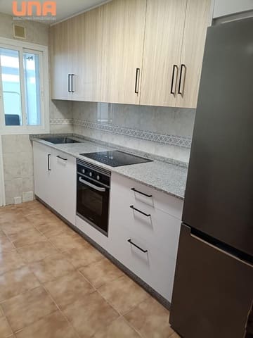 3 slaapkamer Flat te huur in Córdoba stad - € 790 (Ref: 9548396)