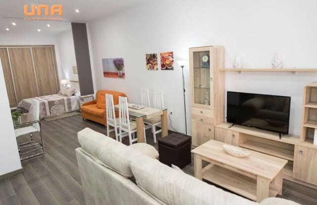 1 soveværelse Loft til leje i El Tablero, Córdoba by - € 595 (Ref: 9568955)