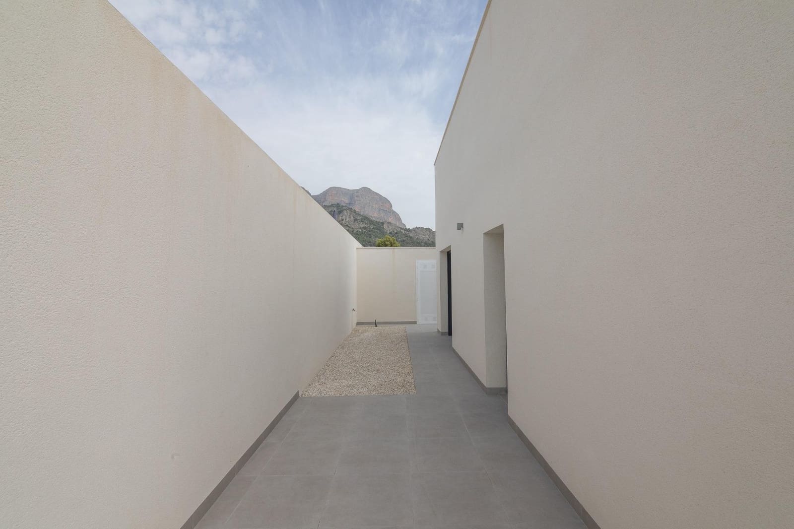 3 makuuhuone Huvila myytävänä paikassa Polop mukana uima-altaan 
autotalli - 510 000 € (Ref: 7952589)