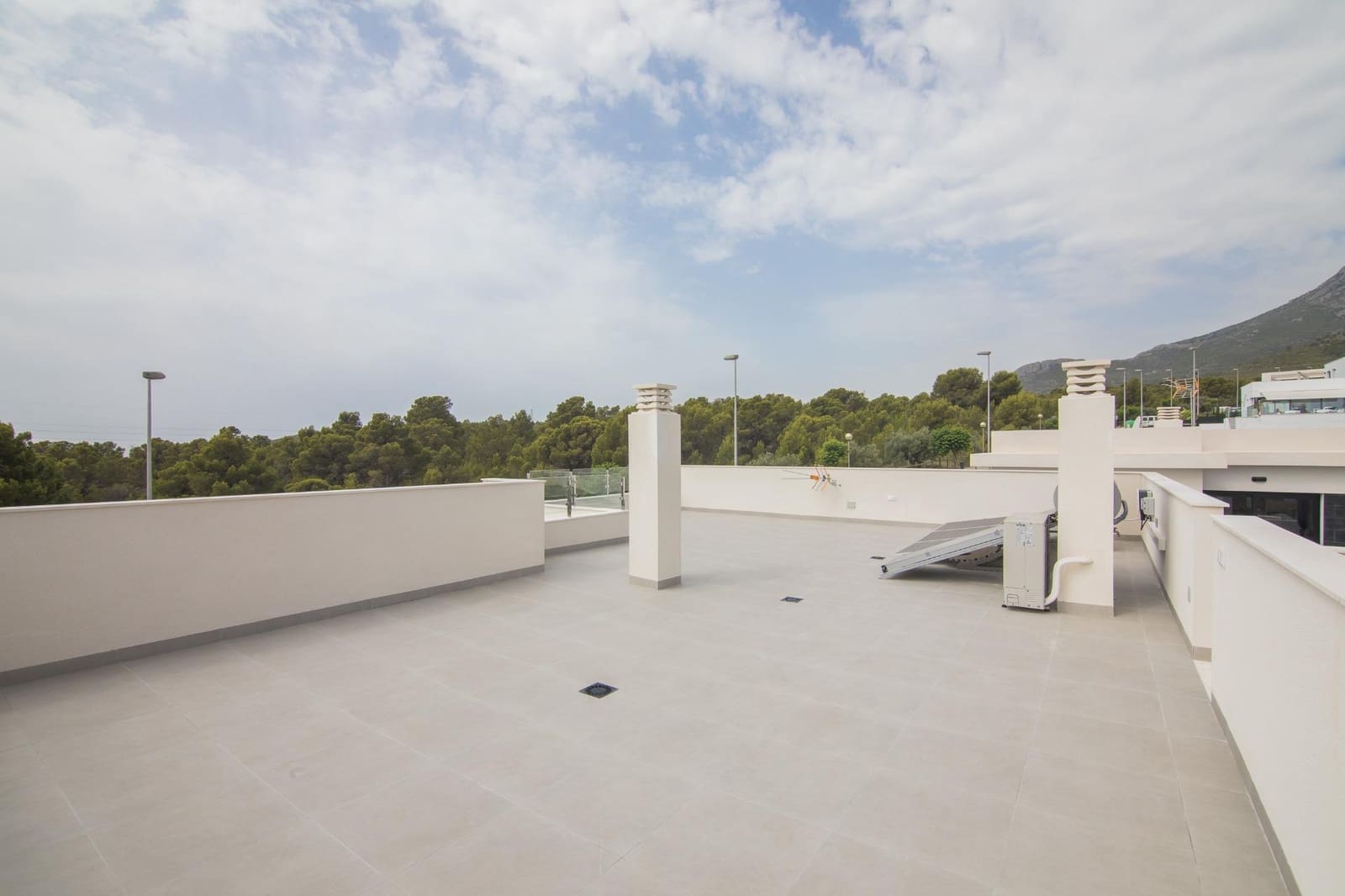 3 makuuhuone Huvila myytävänä paikassa Polop mukana uima-altaan 
autotalli - 510 000 € (Ref: 7952589)