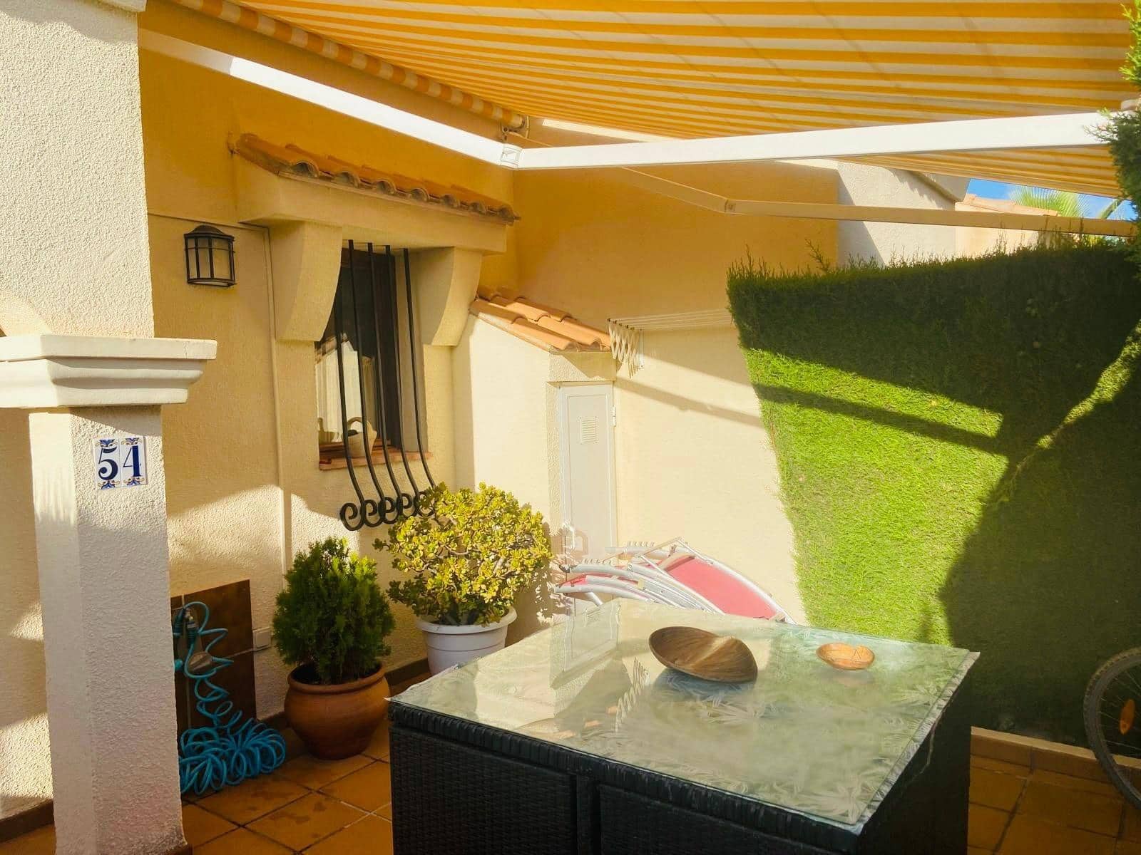 4 soverom Rekkehus til salgs i Gran Alacant med svømmebasseng garasje - € 620 000 (Ref: 8322991)