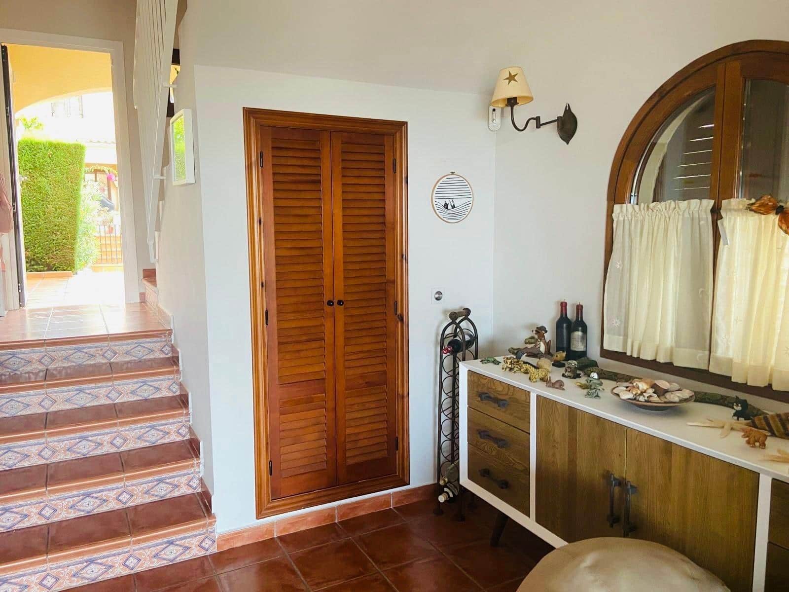 4 soverom Rekkehus til salgs i Gran Alacant med svømmebasseng garasje - € 620 000 (Ref: 8322991)