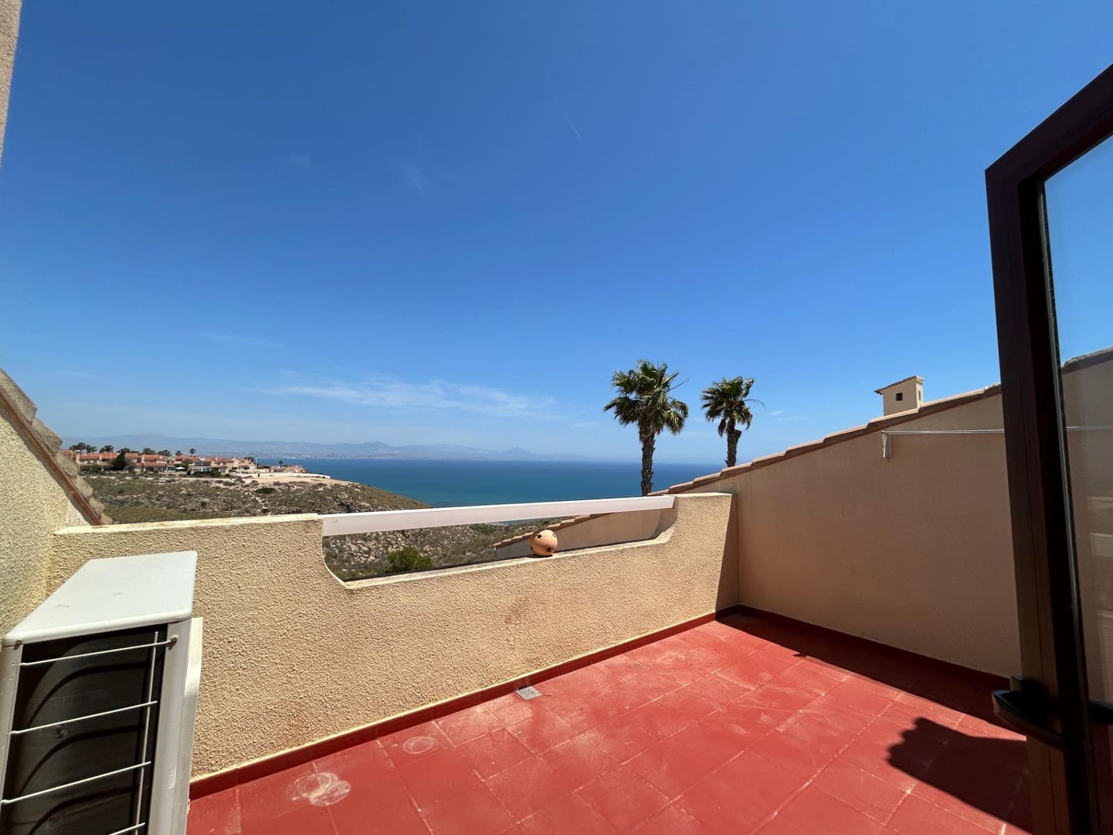 4 soverom Rekkehus til salgs i Gran Alacant med svømmebasseng garasje - € 620 000 (Ref: 8322991)