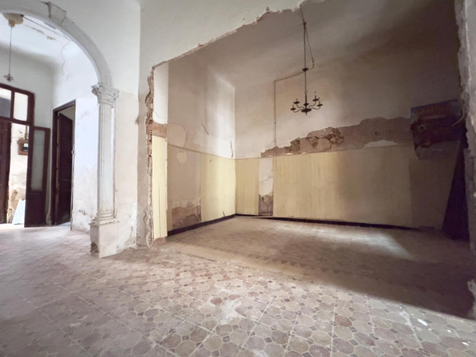 7 bedroom Townhouse for sale in Elche / Elx - € 158,000 (Ref: 8816028)