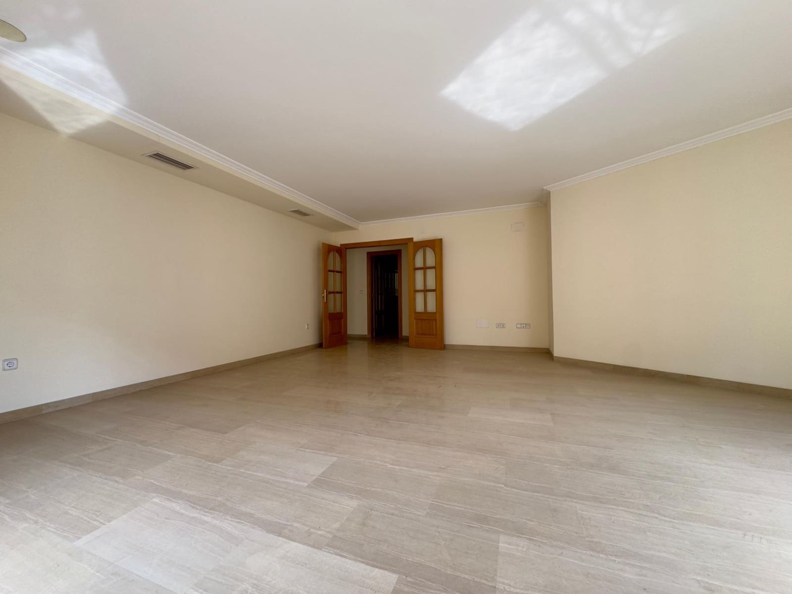 5 soveværelse Lejlighed til salg i Elche / Elx med garage - € 600.000 (Ref: 8932138)