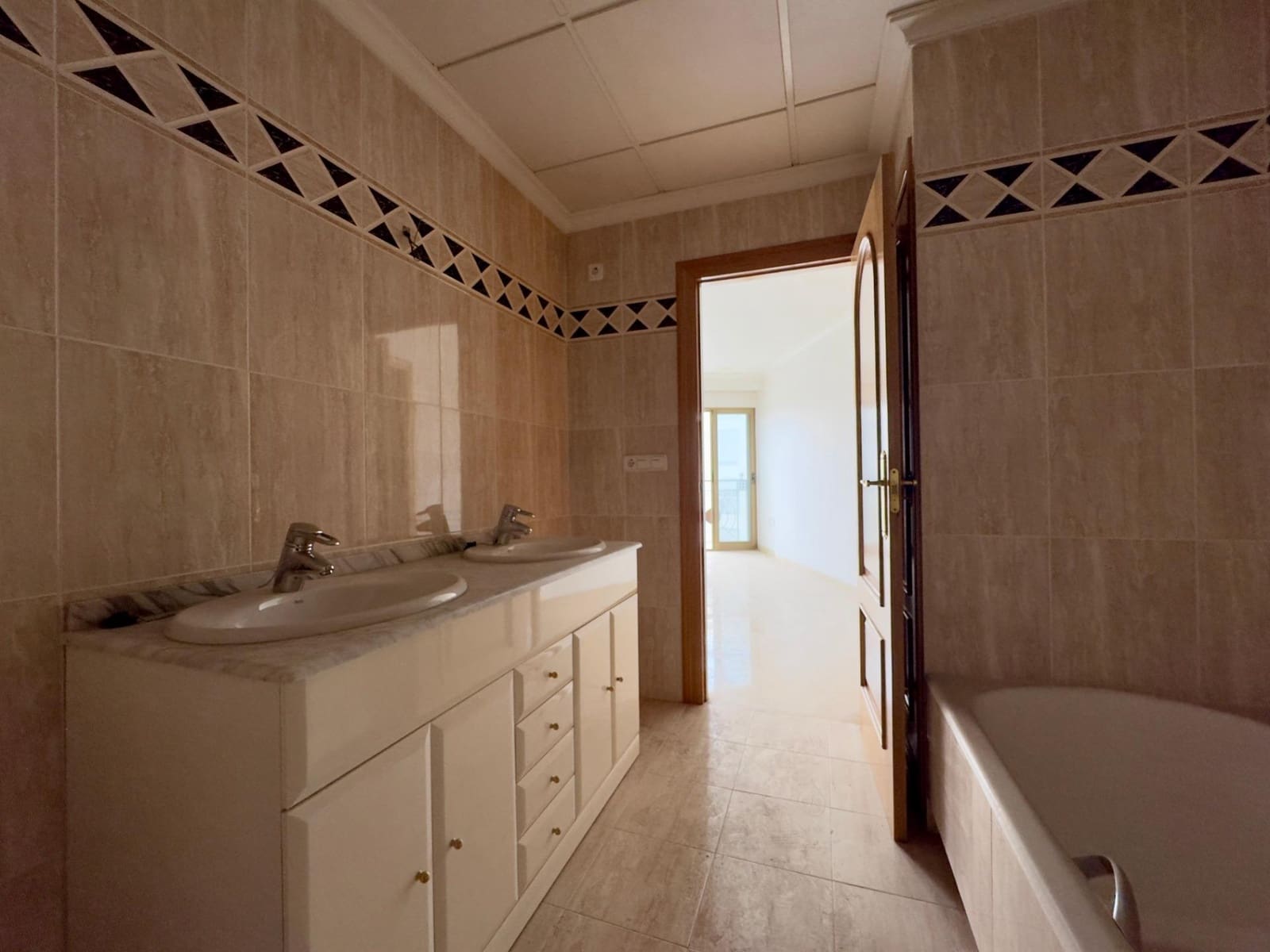 5 soveværelse Lejlighed til salg i Elche / Elx med garage - € 600.000 (Ref: 8932138)