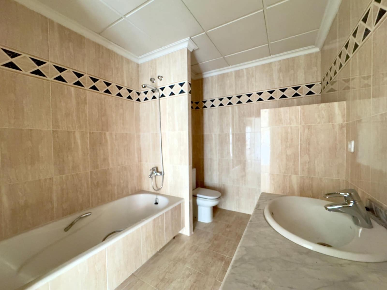 5 soveværelse Lejlighed til salg i Elche / Elx med garage - € 600.000 (Ref: 8932138)