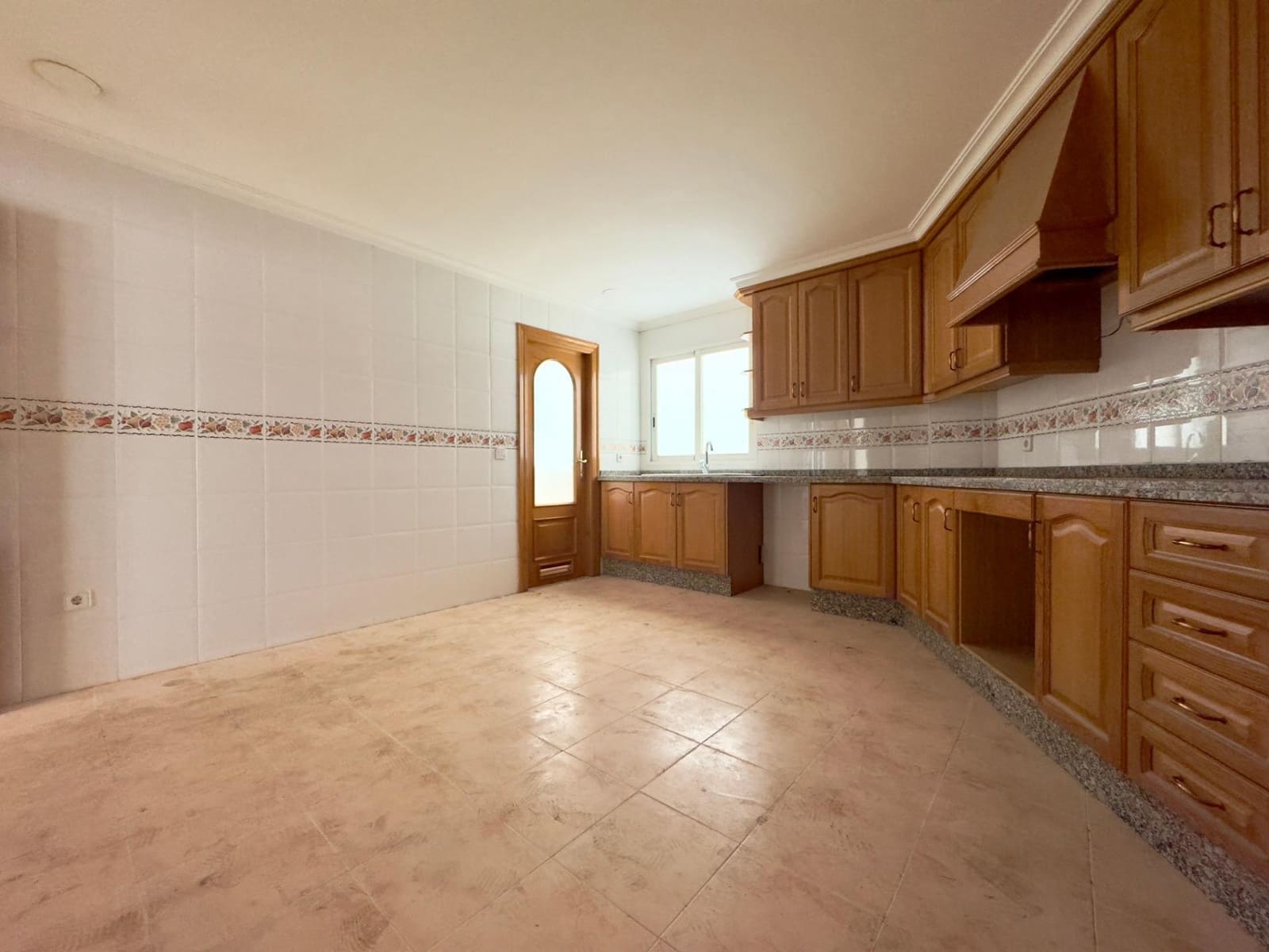 5 soveværelse Lejlighed til salg i Elche / Elx med garage - € 600.000 (Ref: 8932138)