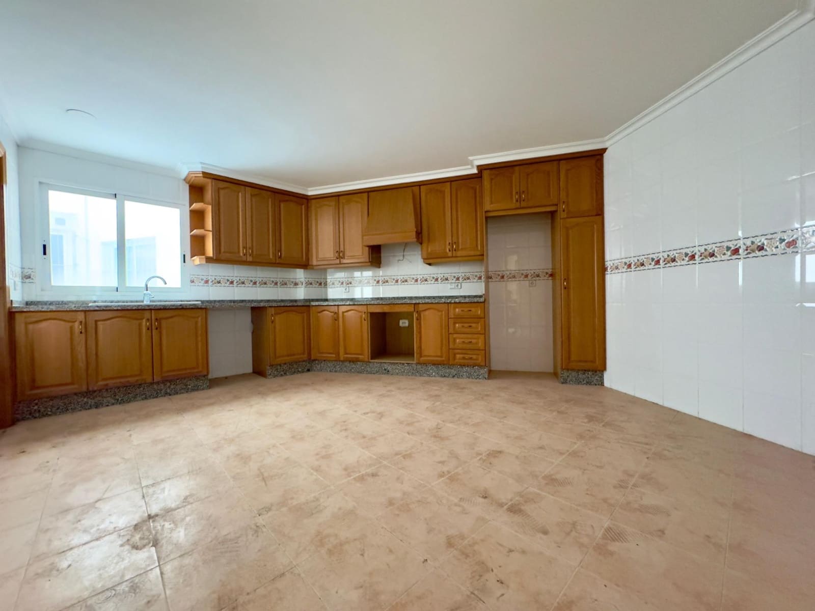 5 soveværelse Lejlighed til salg i Elche / Elx med garage - € 600.000 (Ref: 8932138)