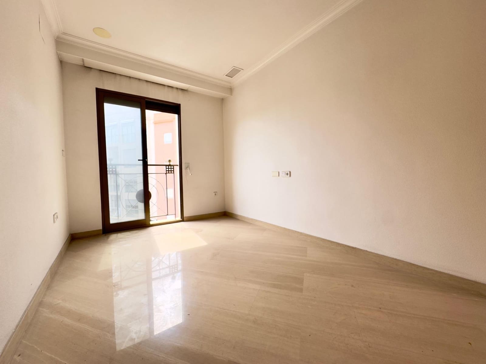 5 soveværelse Lejlighed til salg i Elche / Elx med garage - € 600.000 (Ref: 8932138)