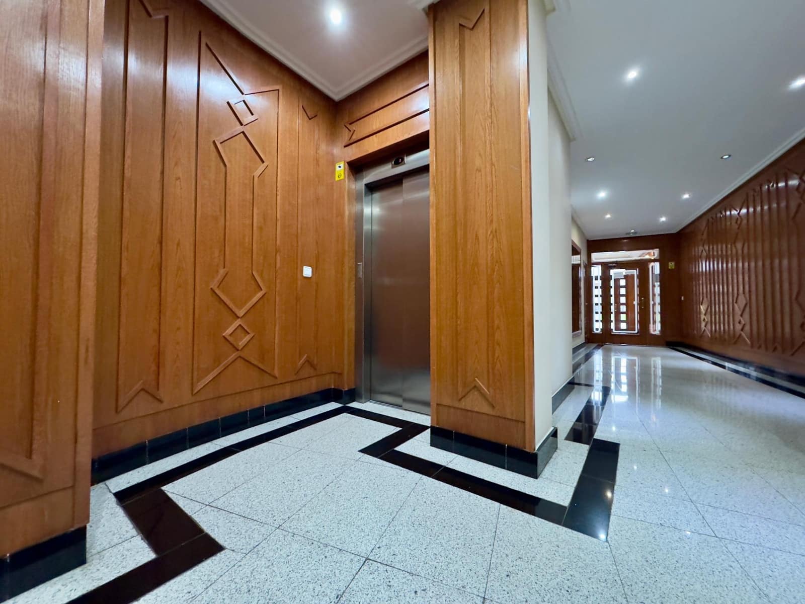 5 soveværelse Lejlighed til salg i Elche / Elx med garage - € 600.000 (Ref: 8932138)