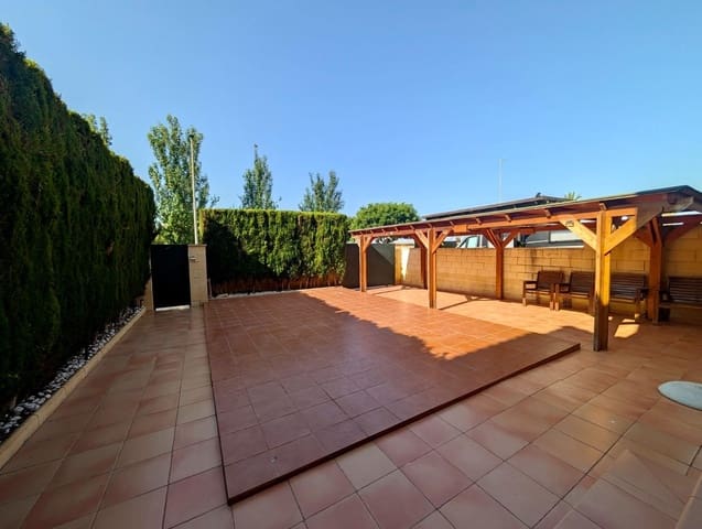 2 soveværelse Semi-Rækkehus til salg i Daya Nueva med swimmingpool garage - € 175.000 (Ref: 9099161)