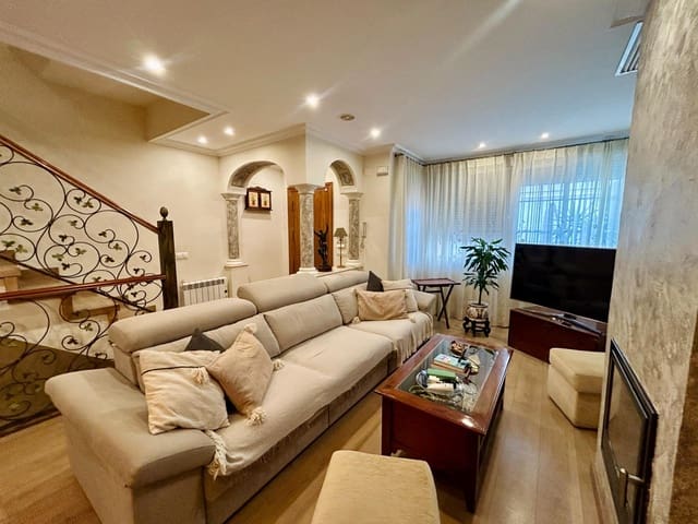 3 soveværelse Bungalow til salg i Elche / Elx med swimmingpool garage - € 445.000 (Ref: 9232630)